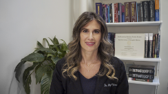 <strong>Beyond the Surface: Comfortable With Her Skin</strong><br/>Dr Amy Spizuoco, Dermatologist and Dermatopathologist